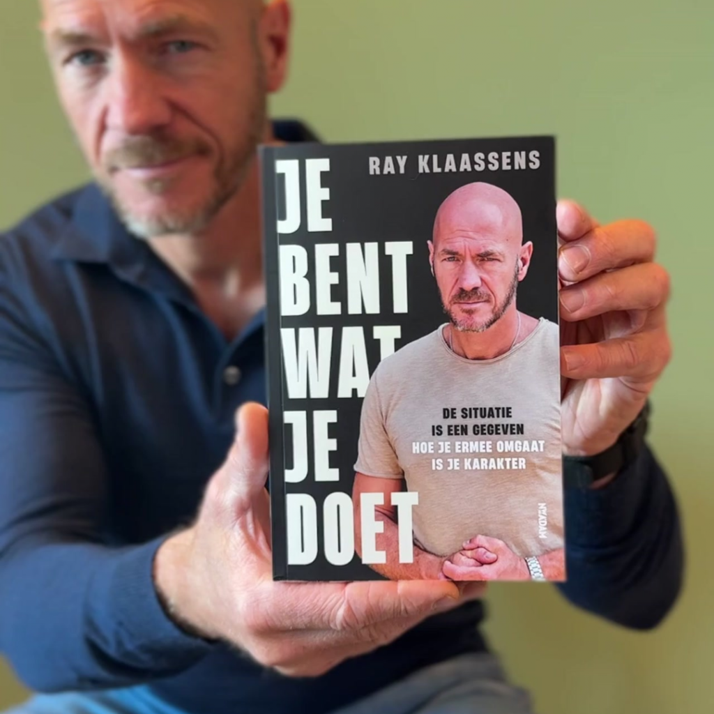Je bent wat je doet - Ray Klaasens (ray met boek)